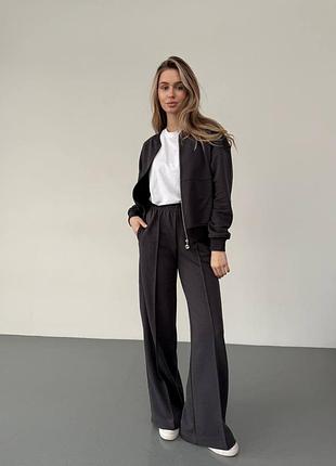 Женский спортивный костюм