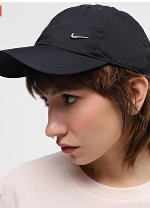 Бейс від nike 
бейсболка від nike
