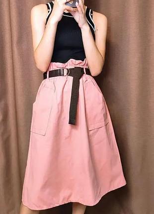 Молодёжная стильная женская модная коттоновая юбка миди c карманами розовій р.42/48