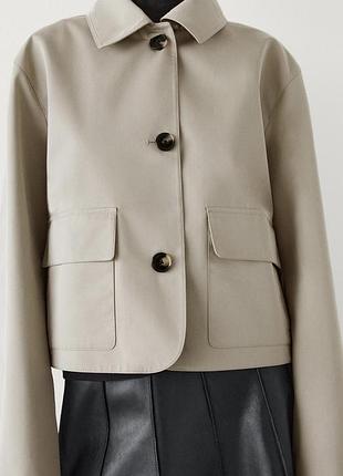 Укорочений тренч massimo dutti