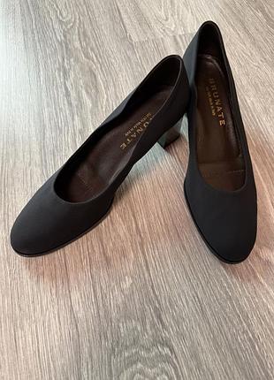 Лодочки brunate на низком каблуке fabric 50632