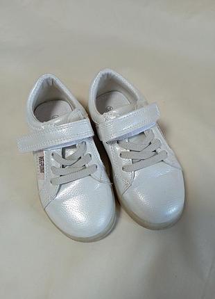 Кроссовки для девочек