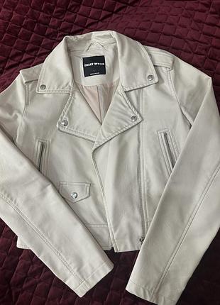 Куртка від бренду tally weijl