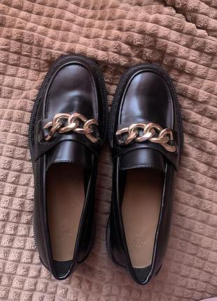 Шкіряні чорні лофери