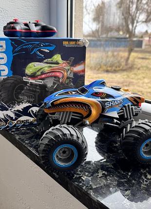 Машинка monster truck з дистанційним керуванням