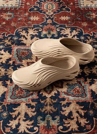 Крокс екхо клог бежеві crocs echo wave moth