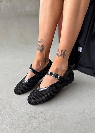 Стильні та натуральні балетки з перфорацією