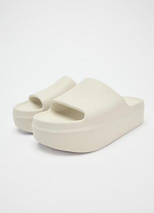 Zara бежевые шлепанцы на платформе зара