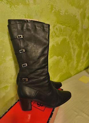 Демисезонные кожаные сапоги