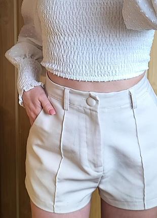 Шорты классические повседневные базовые с карманами на высокой посадке