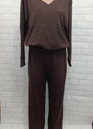 Костюм жіночий