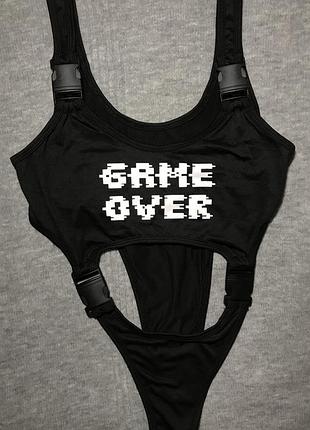 Боди с карабинами,с вырезом,game over,на фотосессию