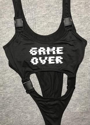 Боди с карабинами,с вырезом,game over,на фотосессию