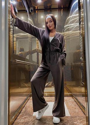 Женский спортивный велюровый костюм с вышивкой