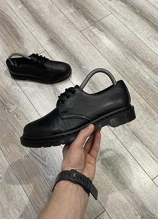 Жіночі шкіряні туфлі dr. martens 38 р.