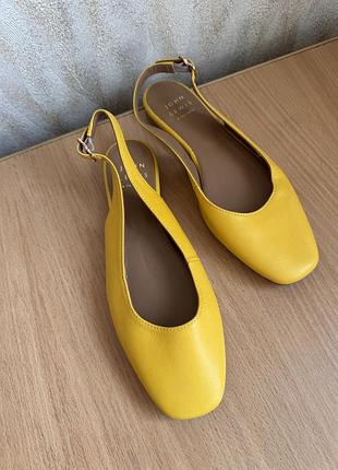 Красиві балетки туфлі жовті john lewis 37 р 23 см
