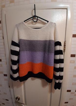 Шерстяной свитер з объёмным рукавом