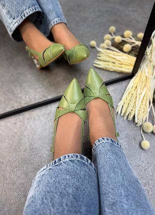Стильные туфли слингбеки из итальянской кожи зелени на каблуках