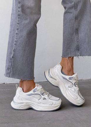 Кроссовки женские