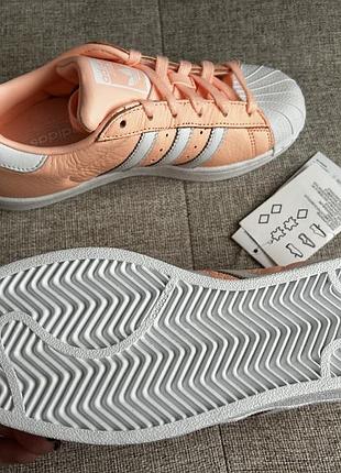Персиковые кеды adidas superstar7 фото