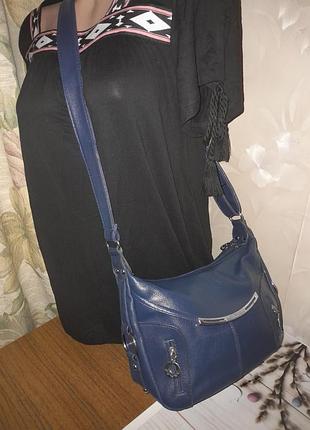 Синяя вместительная сумка через плечо 9