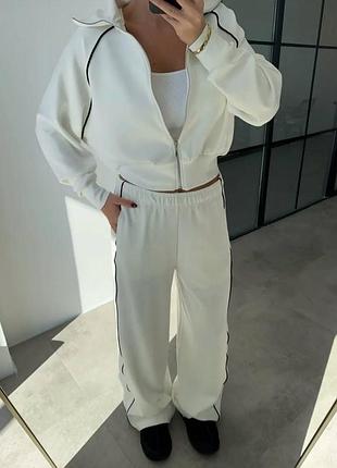 Спортивный костюм