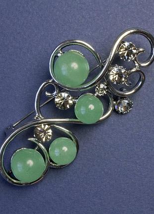 Брошь с нефритом и серыми стразами цвет металла "серебро" 75х37 мм+-