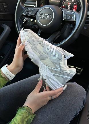 Жіночі кросівки adidas what astir originals gray milk white