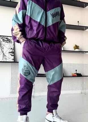 Мужской спортивный костюм