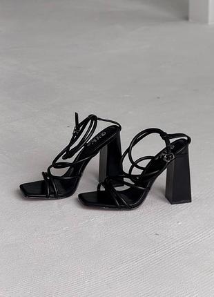 Босоніжки "vika"
колір: чорний , екошкіра