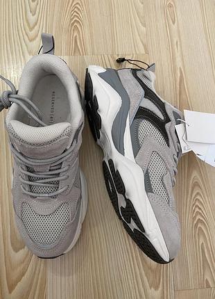 Новые модные стильные кроссовки вставки из натуральной замши 41 р