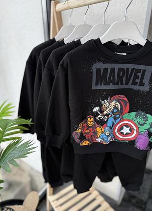 Костюм з принтом marvel