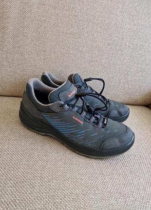 Кросівки lowa gore-tex/ розмір 39 оригінал