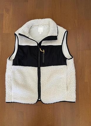 Безрукавка.жилетка h&m