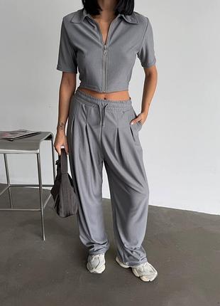 Жіночий костюм двійка гарна приємна якість дуже зручний в носінні гарна тканина