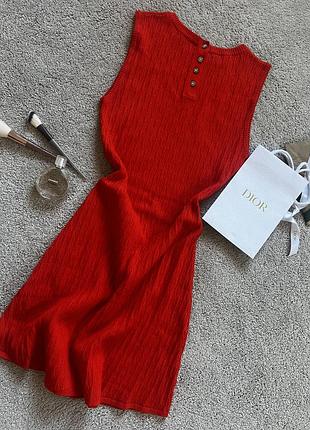 Трикотажное платье без рукавов с блестящими пуговицами zara