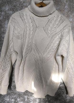 Зимний свитер молочный с/м