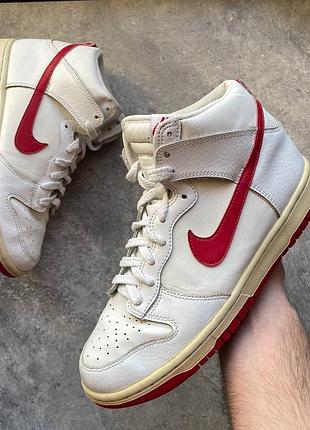 Nike dunk high chenille swoosh