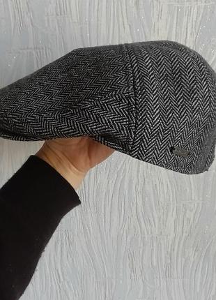 Von lamezsn тепла нова кепка