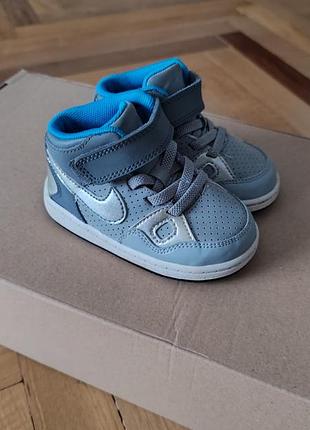 Кроссовки хайтопы nike на малыша
