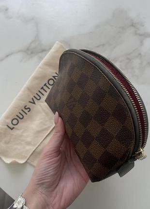 Косметичка louis vuitton оригинал (есть код)
