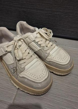 Демісезонні кросівки