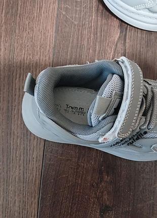 Детские кроссовки 29р 2
