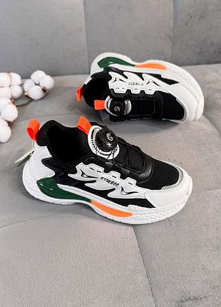 Кроссовки подростковые, бело-черные с зеленым