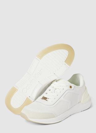 Жіночі кросівки calvin klein jeans flexi runner lace up 37 білі з кремовим (12346102)