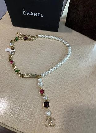 Брендовая подвеска в позолоте с жемчужинами и камушками