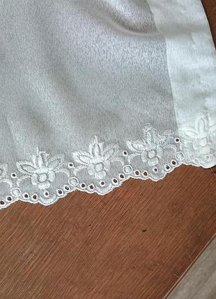 Занавеска с отделкой