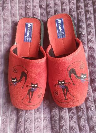 Тапочки детские красные, размер 29.