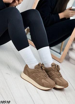 Натуральные замшевые коричневые кроссовки с текстильными вставками5 фото