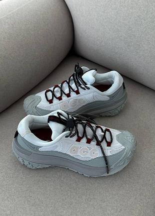 Кроссовки nike acg mountain fly 2 low#x beige dark smoke grey